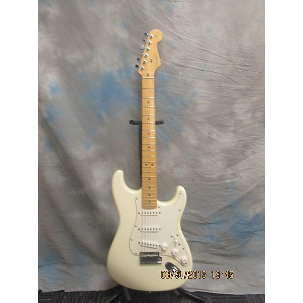 Used American Standard Stratocaster Alpine White Solid Body Electric Guitar