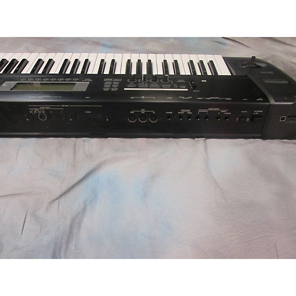 Used KORG TR76 Keyboard Workstation