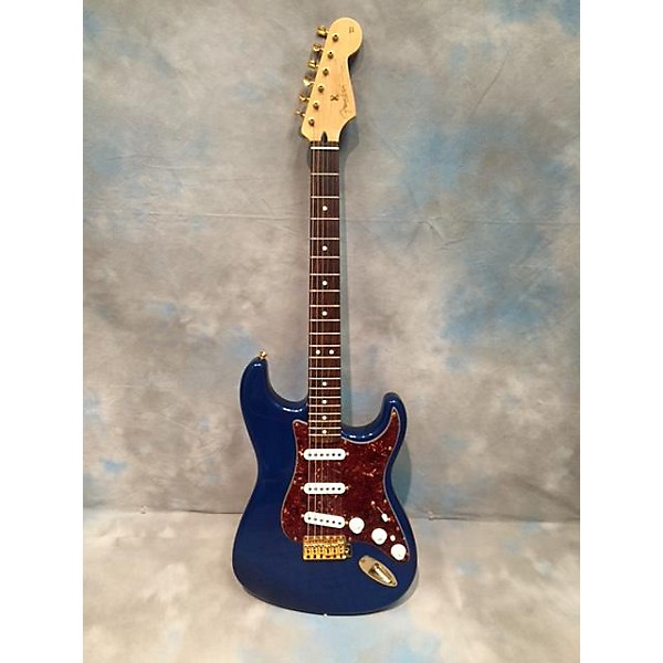 Used Deluxe Player's Stratocaster Midnight Blue Solid Body Electric Guitar