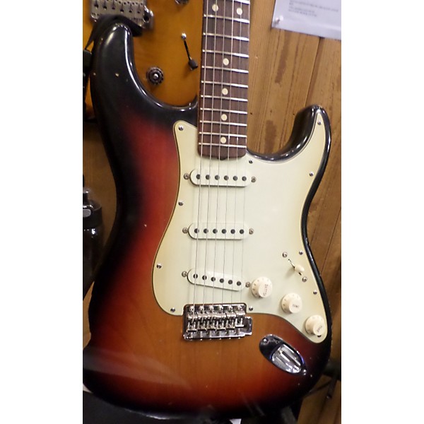 Used Road Worn Player Stratocaster 3 Color Sunburst Solid Body Electric Guitar