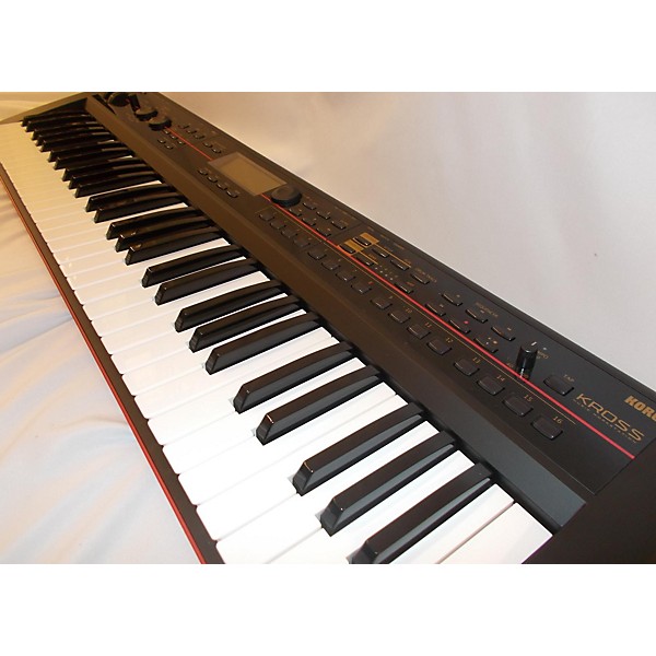 Used KORG Kross 61 Key Keyboard Workstation