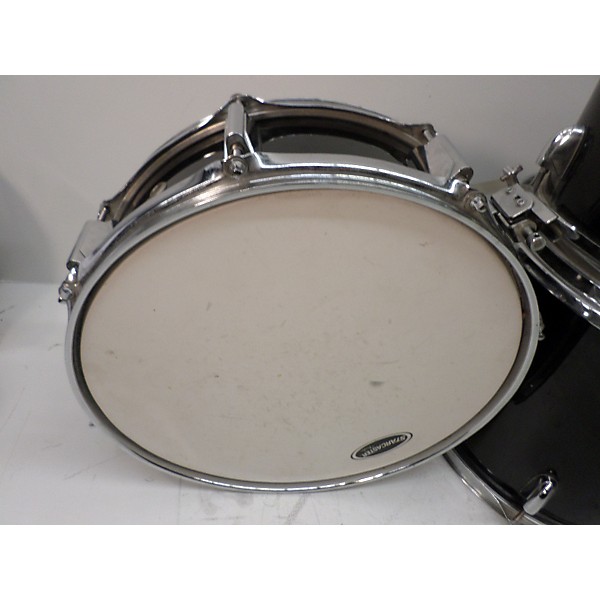 Used Starcaster by Fender Standard Drum Kit