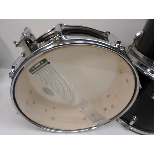 Used Starcaster by Fender Standard Drum Kit