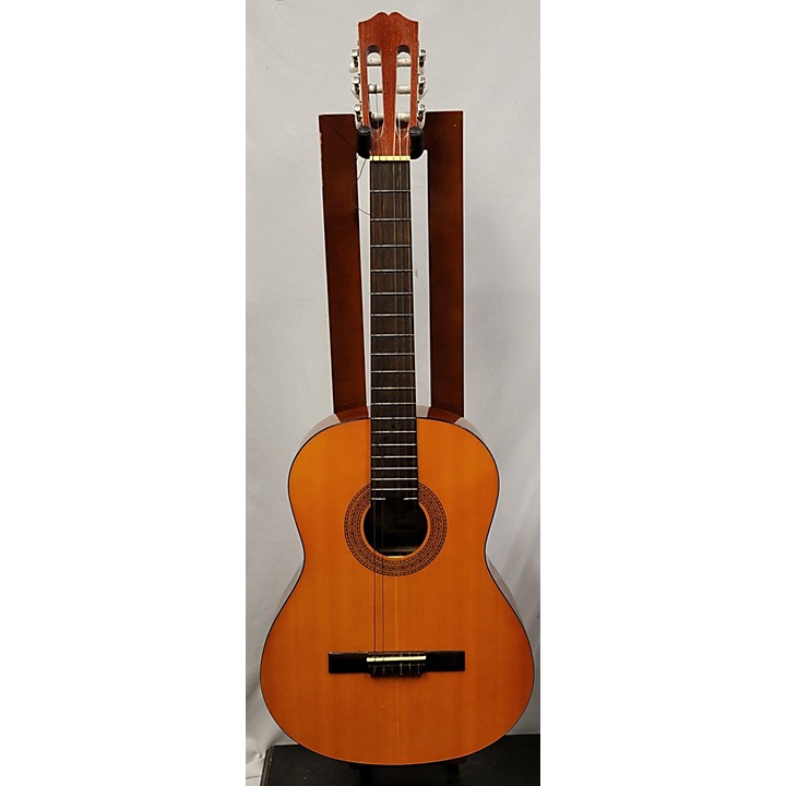 s101 classical guitar