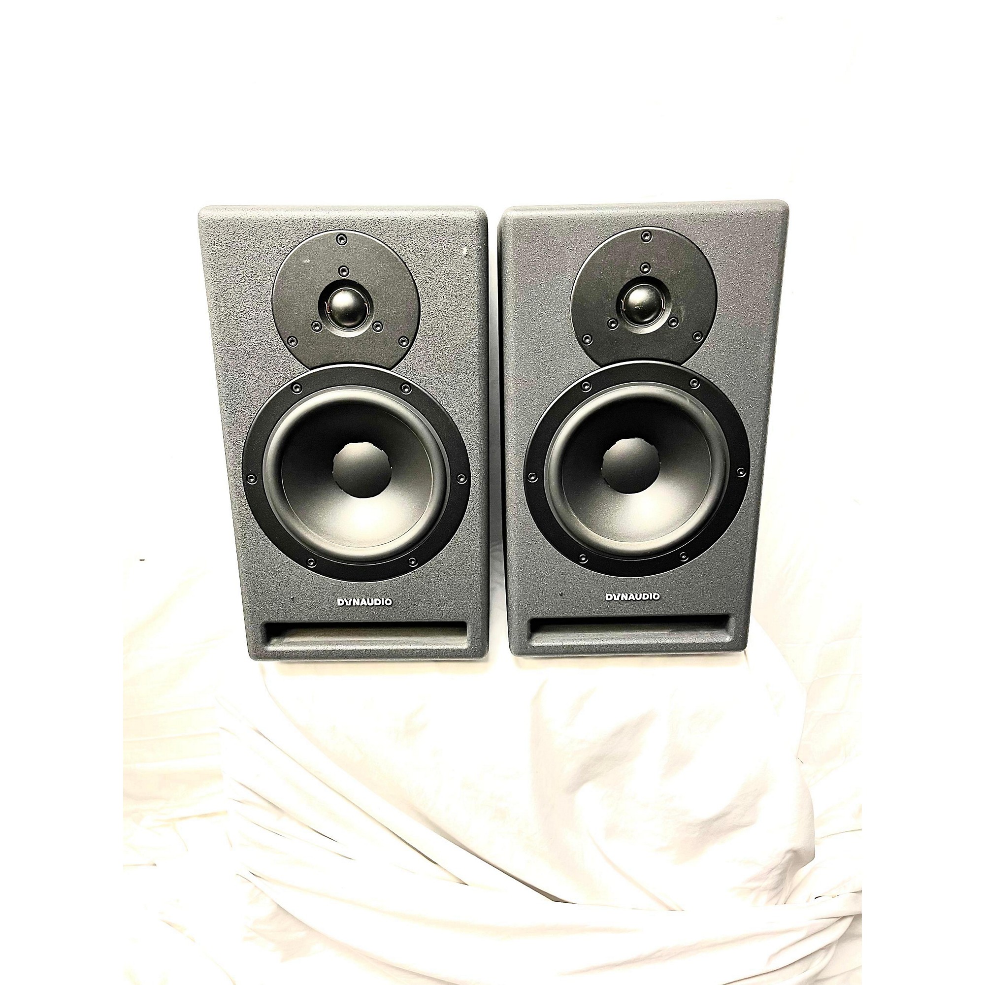 dynaudio core 7