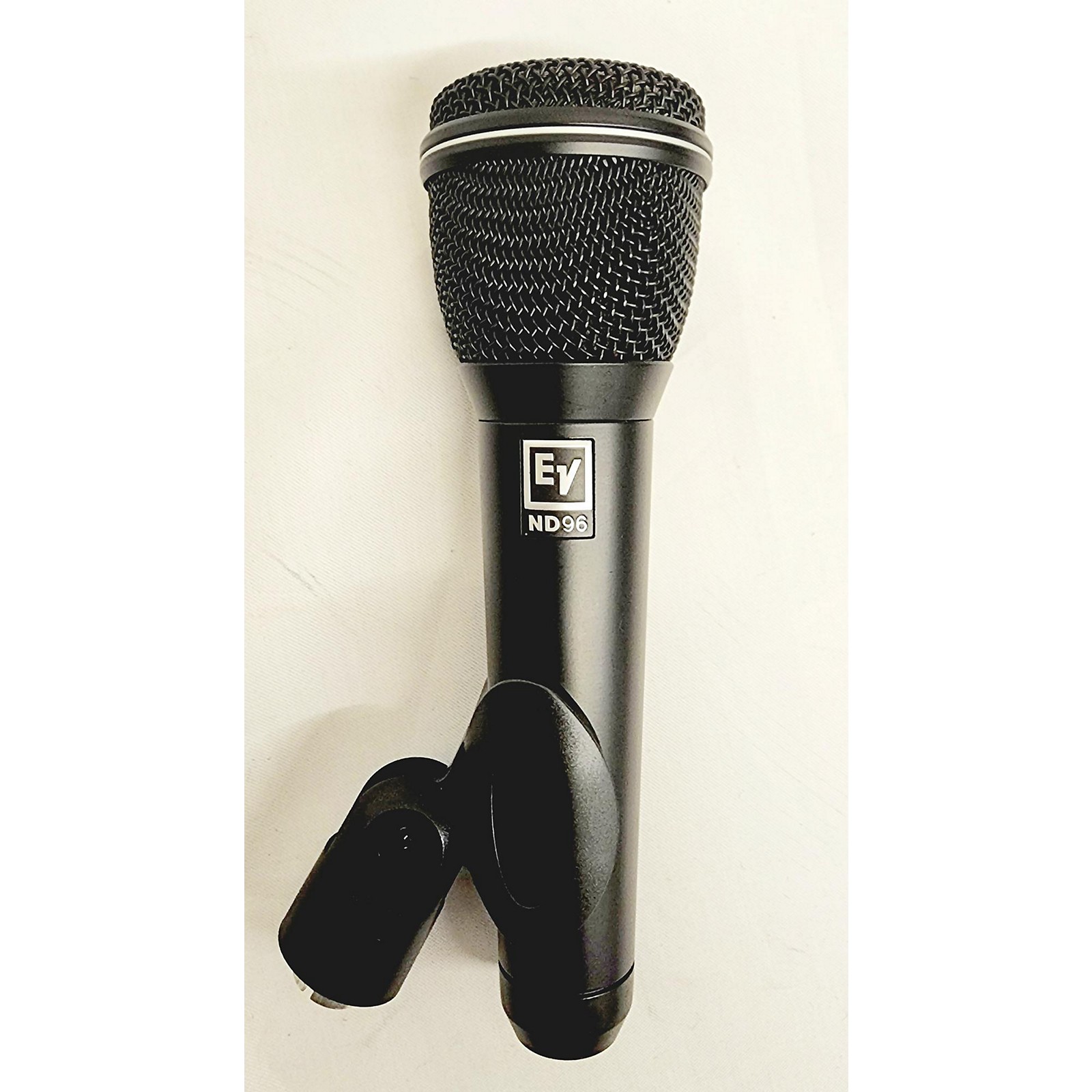 Electro-Voice ND96 Dynamic Supercardioid Vocal Microphone Microphone Essentials Accessories Kit 