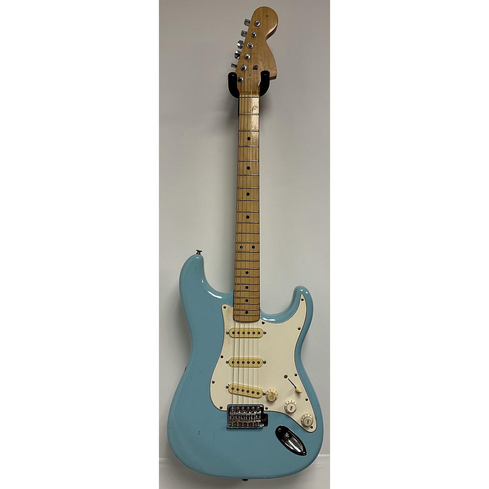 Used Used C.G. Winner S Style Blue Solid Body Electric Guitar