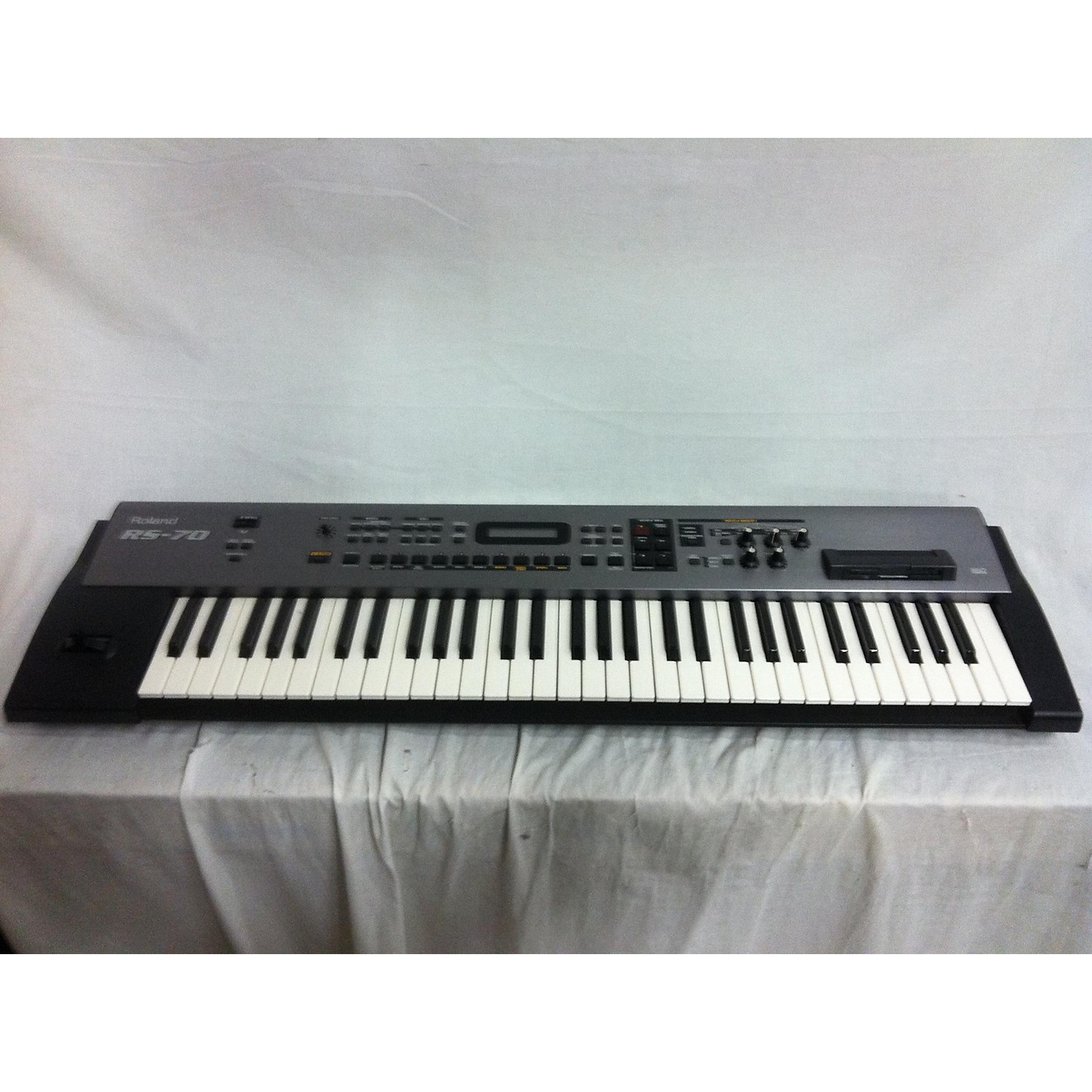 roland rs 70 keyboard