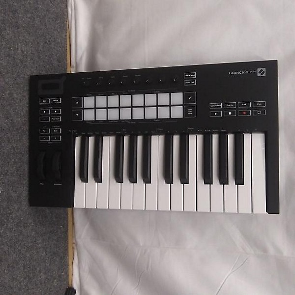 Used Novation Launchkey 25 Key MIDI Controller