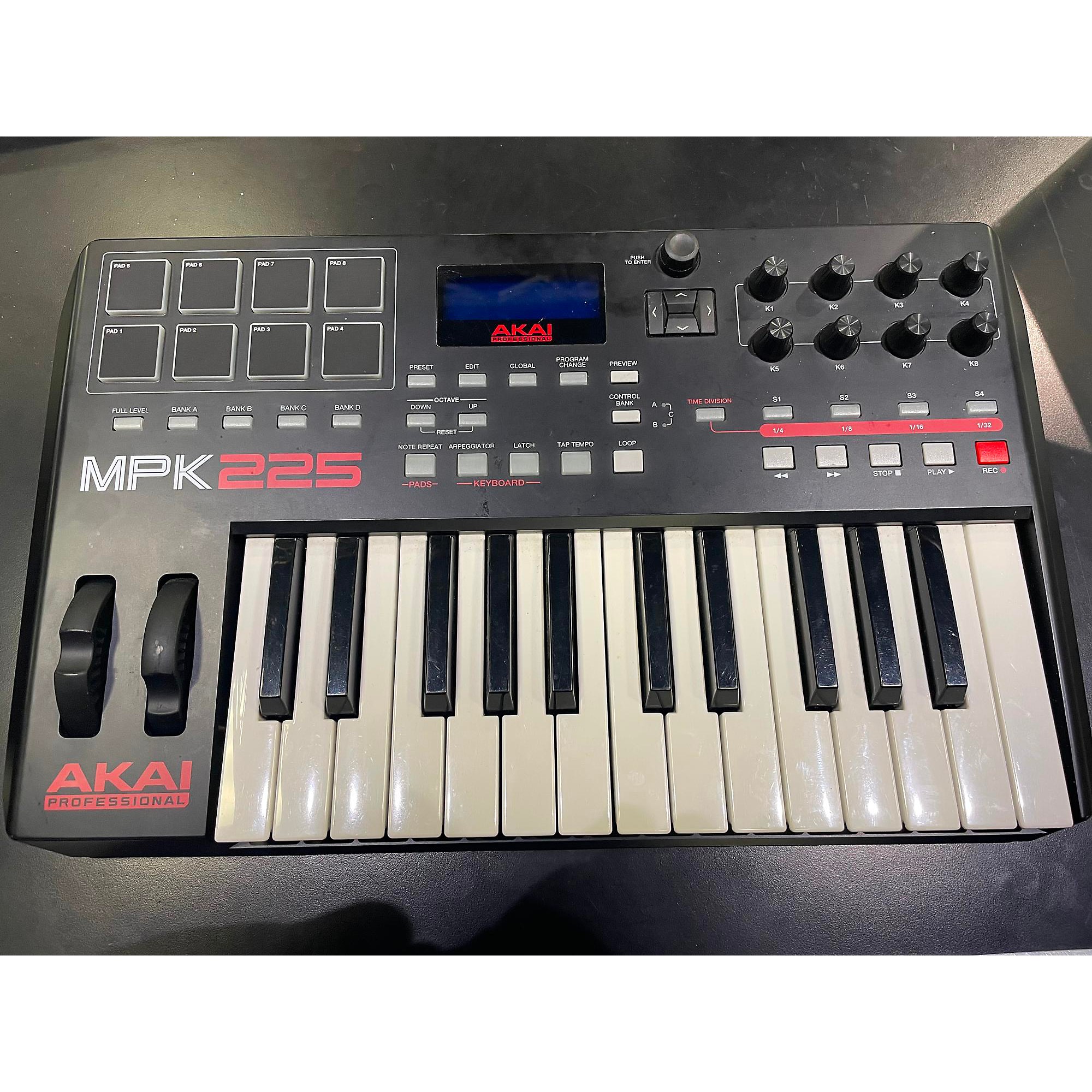 mpk225 used