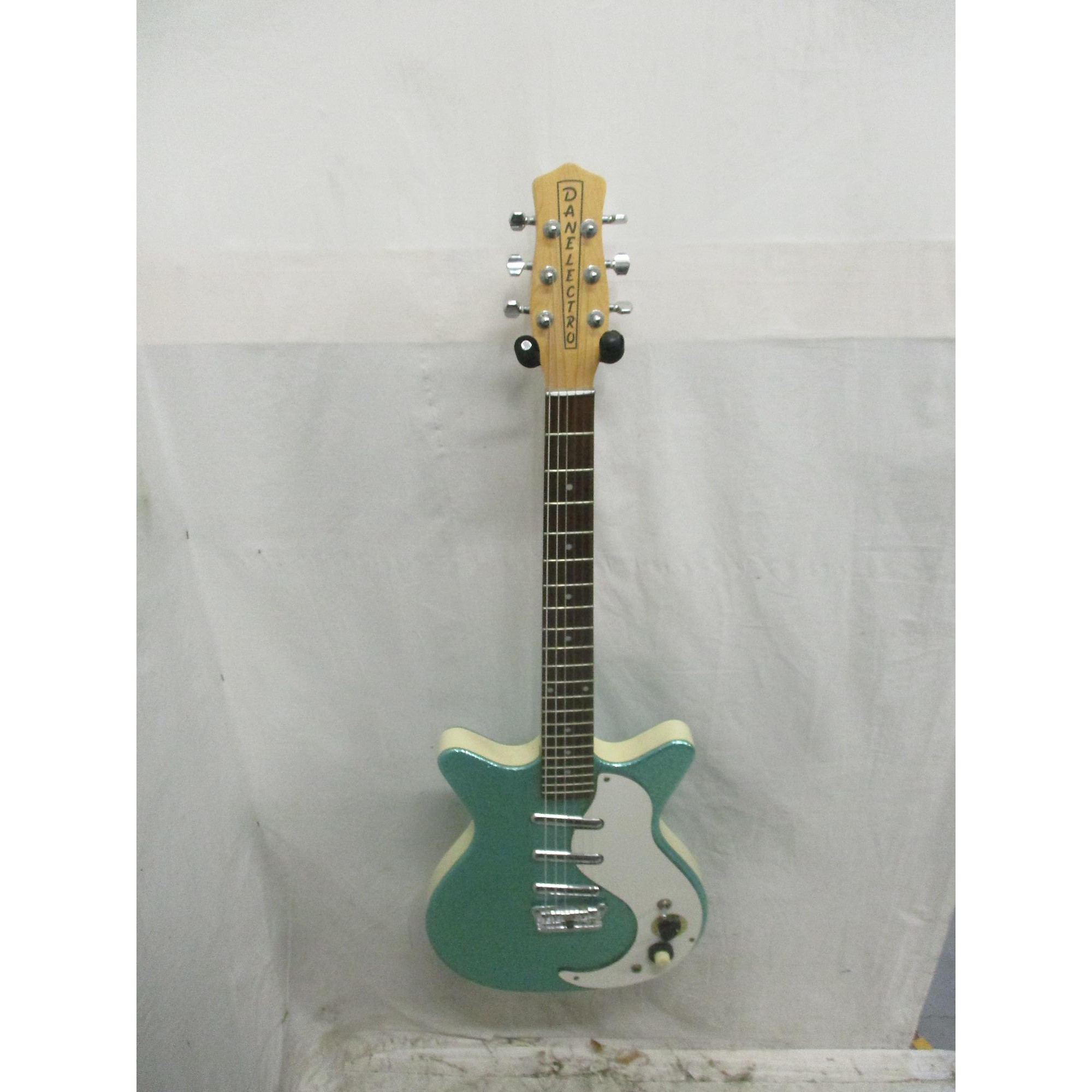 Used Danelectro Dc3 Solid Body Electric Guitar Green | Guitar Center