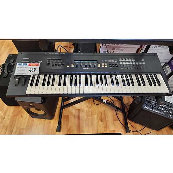 Used Yamaha S30 Synthesizer | Guitar Center