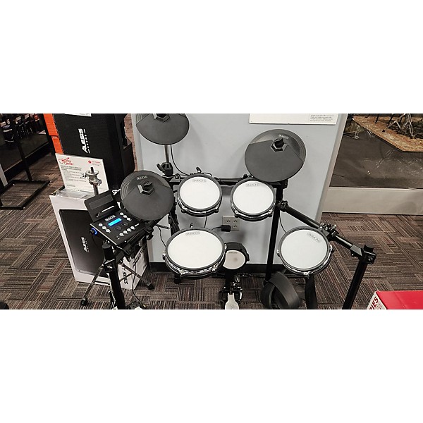 Simmons sd600 electronic drum set with mesh heads store and bluetooth