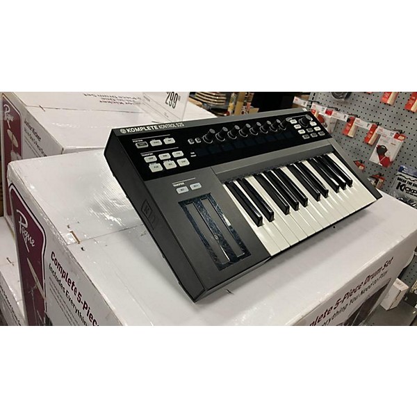 Used Native Instruments Komplete Kontrol S25 MIDI Controller Guitar