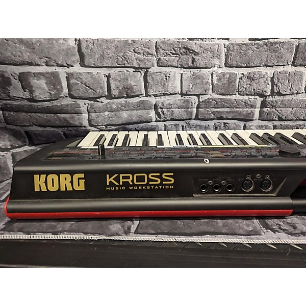 Used KORG Kross 61 Key Keyboard Workstation