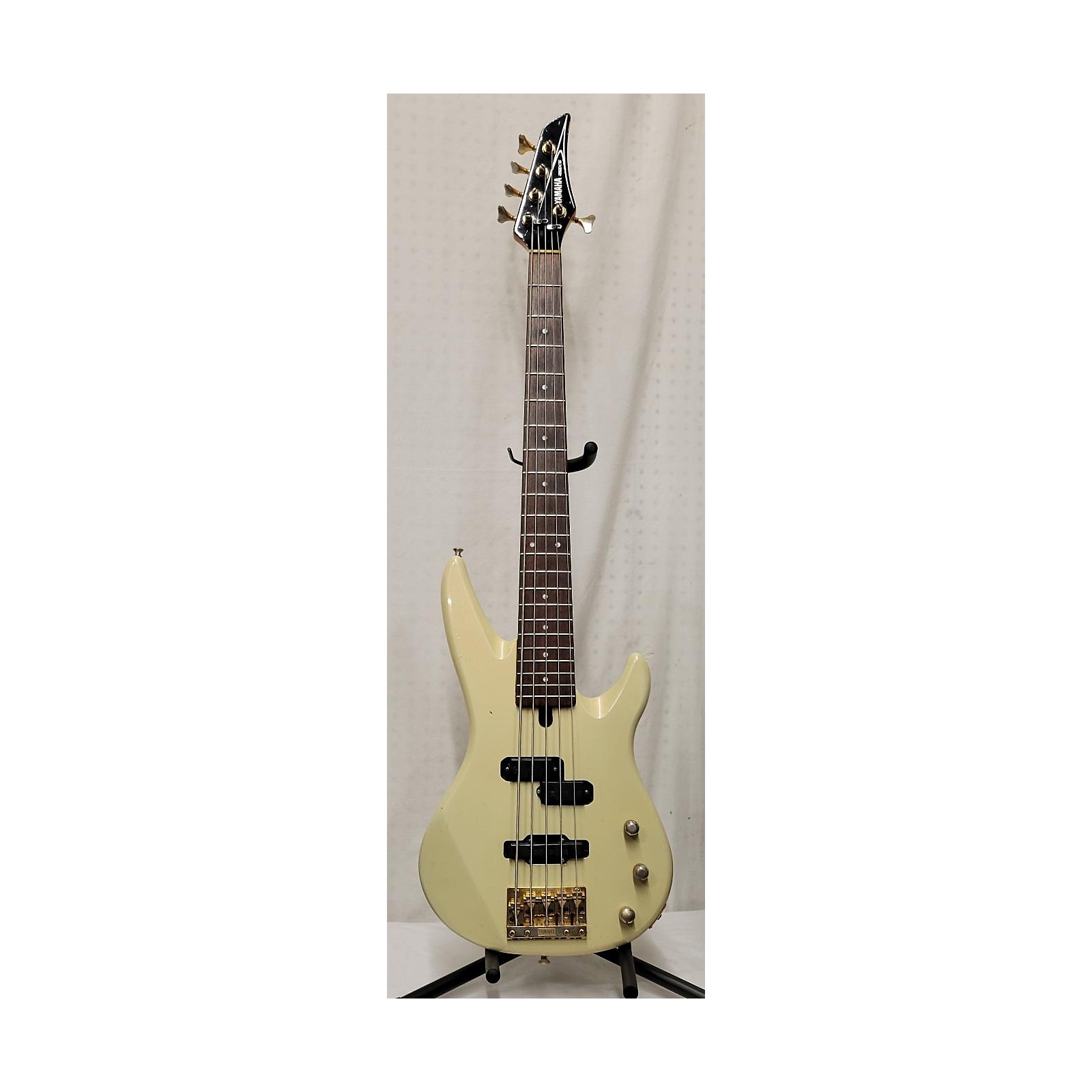 Used Yamaha RBX5 Electric Bass Guitar White | Guitar Center