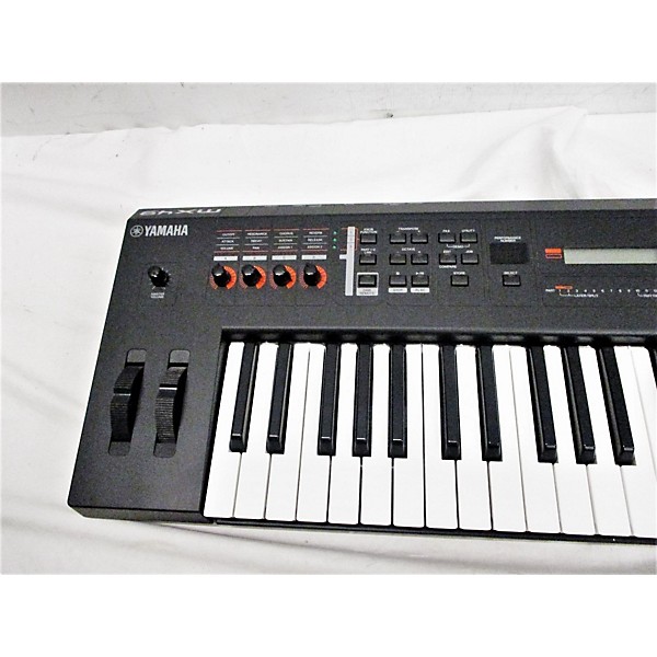 Used Yamaha MX49 49 Key Keyboard Workstation