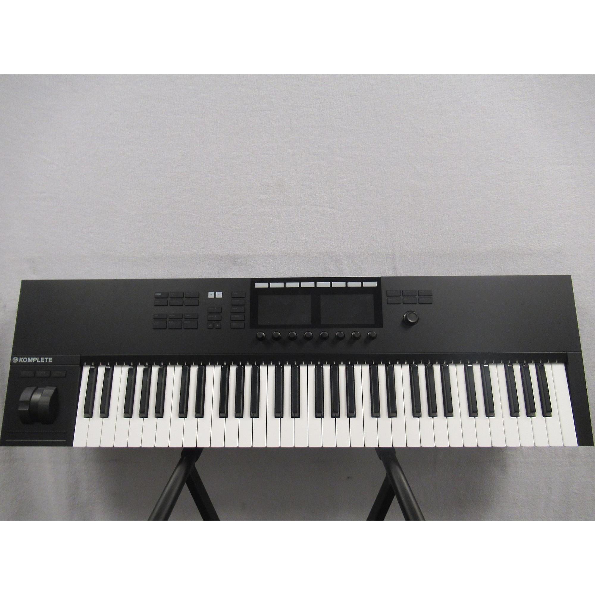 Used Native Instruments Komplete Kontrol S61 MK2 MIDI