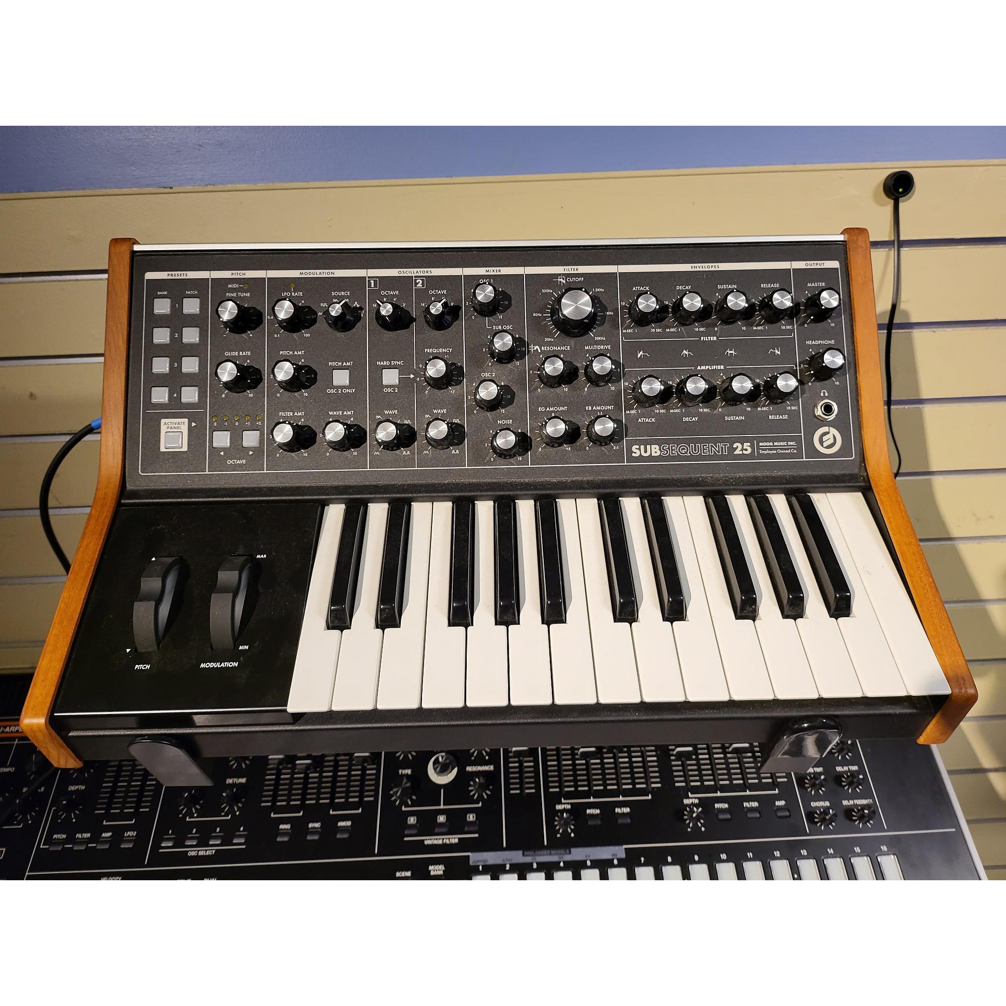 Used Moog Subsequent 25 Synthesizer Guitar Center