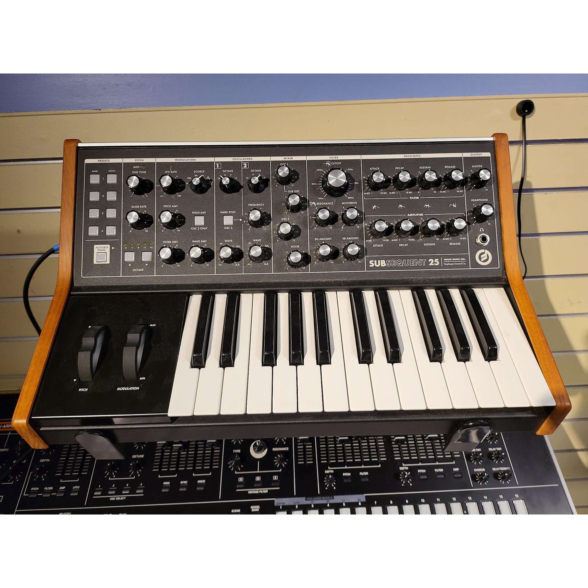 Used Moog Subsequent 25 Synthesizer | Guitar Center