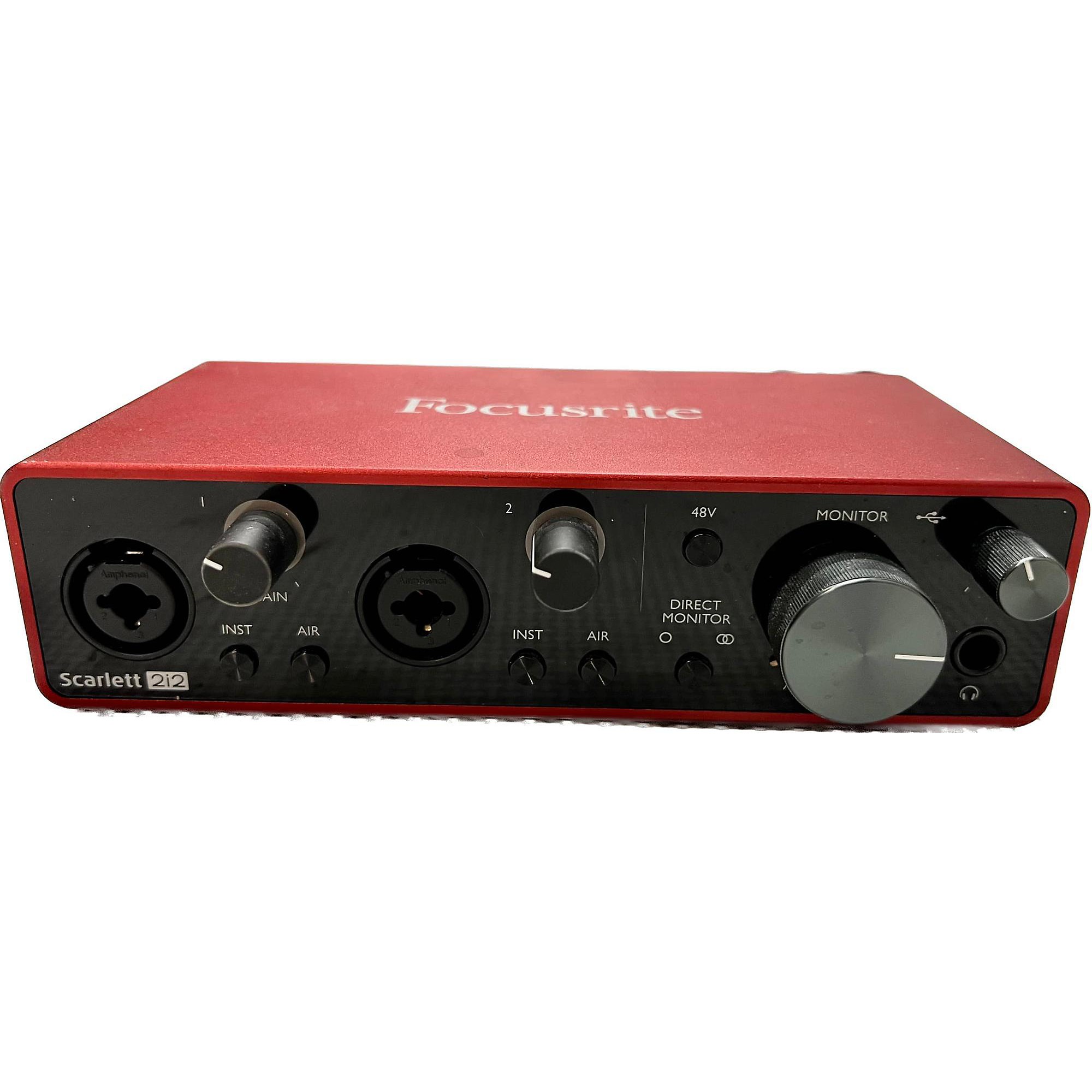 Focusrite Scarlett 2i2 Gen 3 Audio Interface with 2 20' Pig Hog XLR Cables