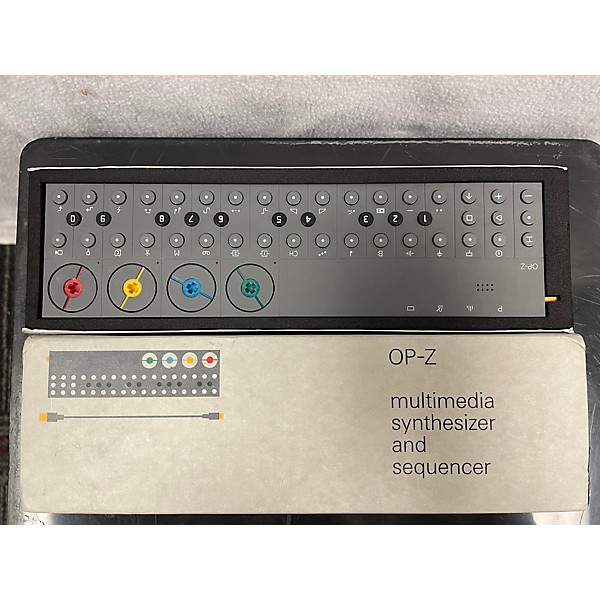 OP-Z Teenage Engineering シンセサイザー | nate-hospital.com