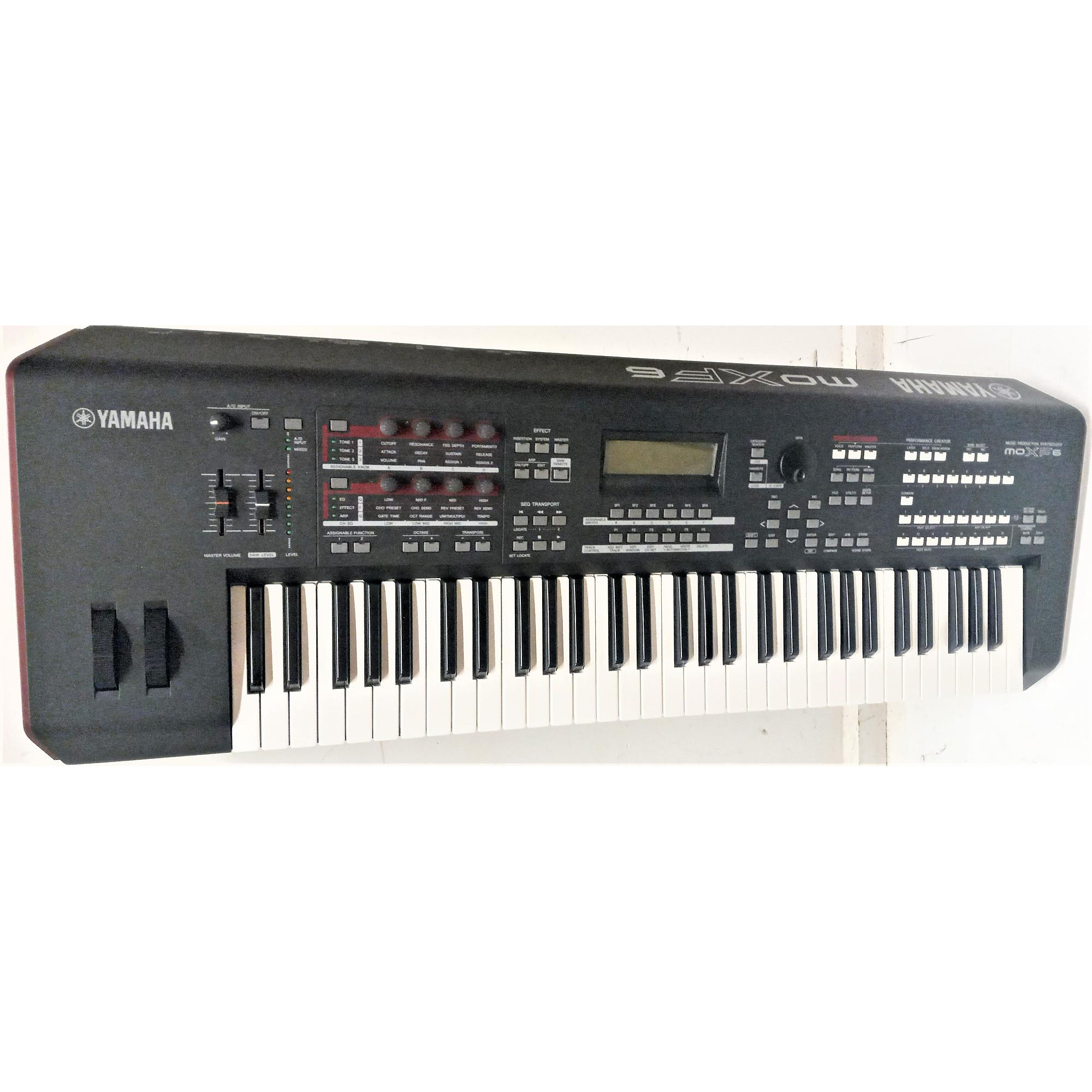 Used Yamaha MOXF6 61 Key Keyboard Workstation | Guitar Center