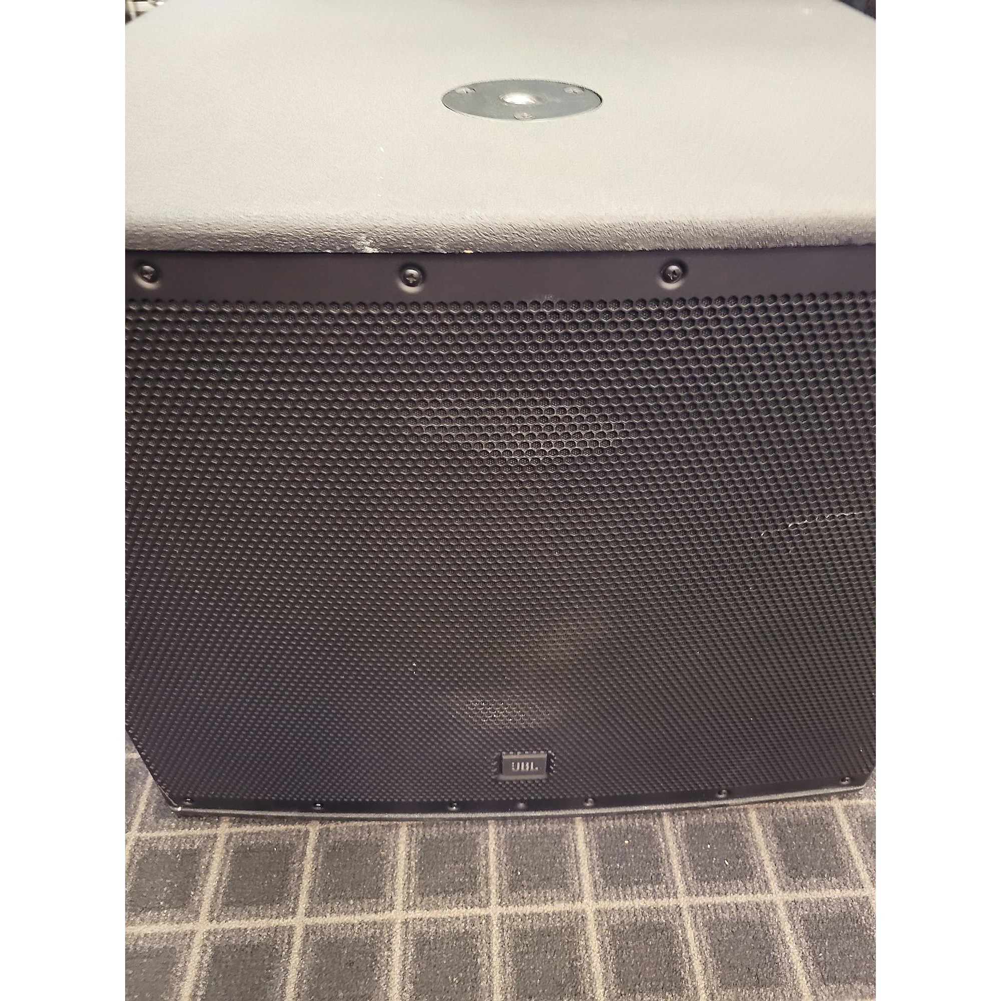 Subwoofer jbl clearance eon 618s