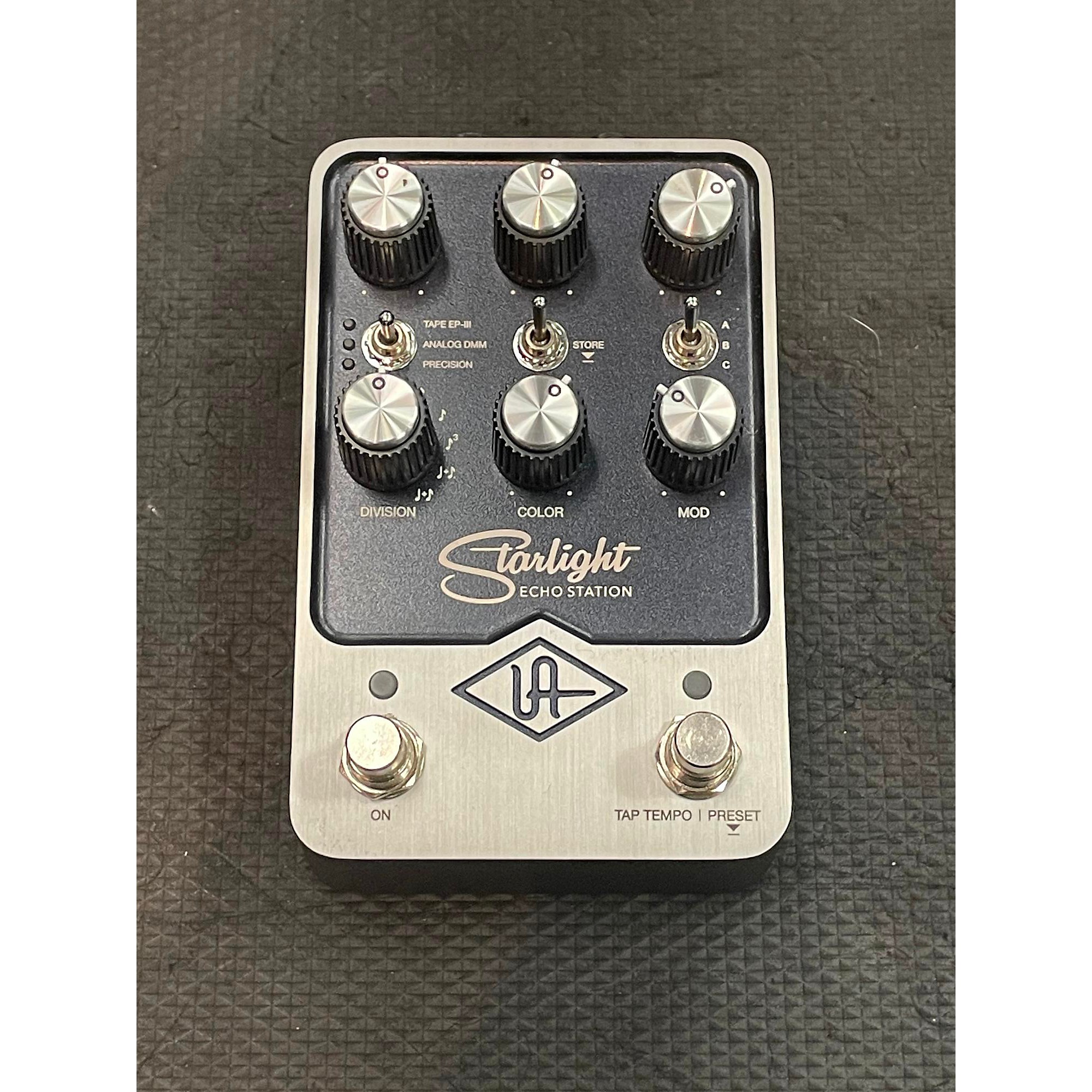 Used Universal Audio Starlight Echo Station Effect Pedal | Guitar