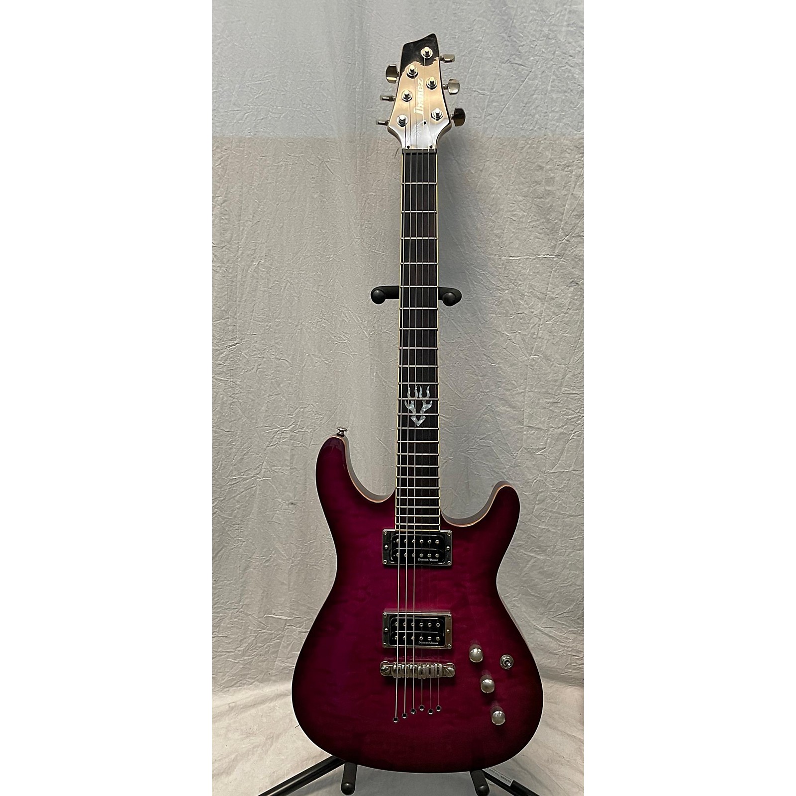 Used Ibanez Sz520qm Solid Body Electric Guitar Quilted Magenta Guitar Center 