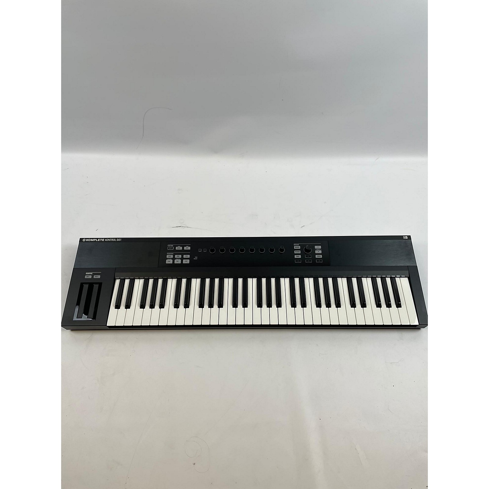 Used Native Instruments Komplete Kontrol S61 MIDI Controller