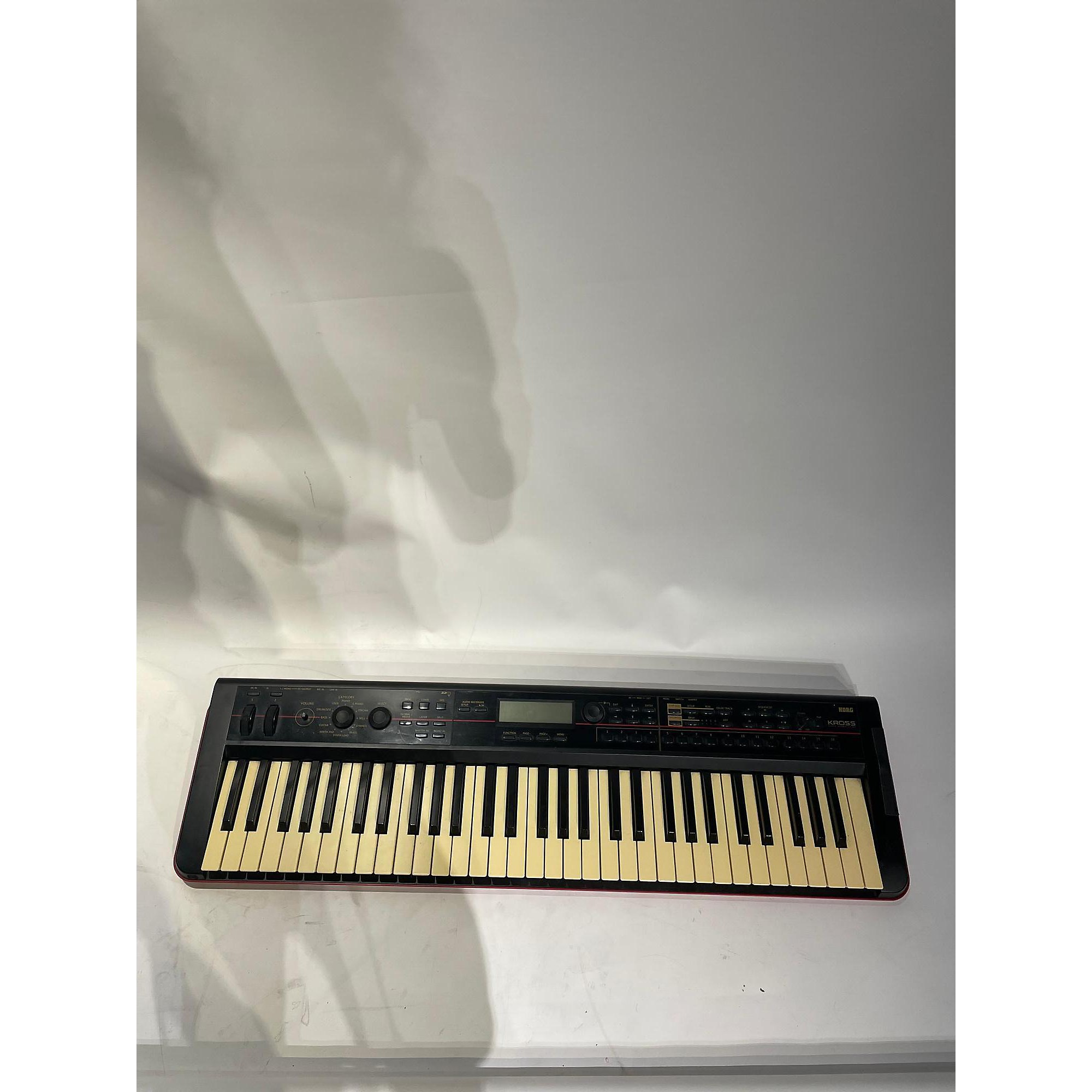 Used KORG Kross 61 Key Keyboard Workstation