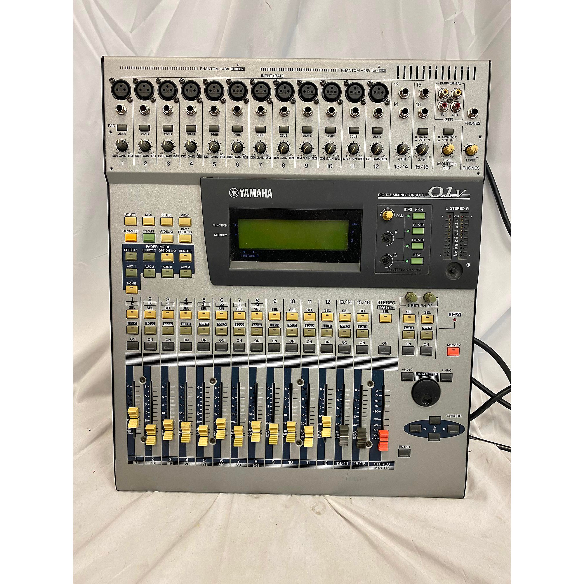 受注生産品】 【美品】YAMAHA Digital Mixing Console 01v - 楽器/器材