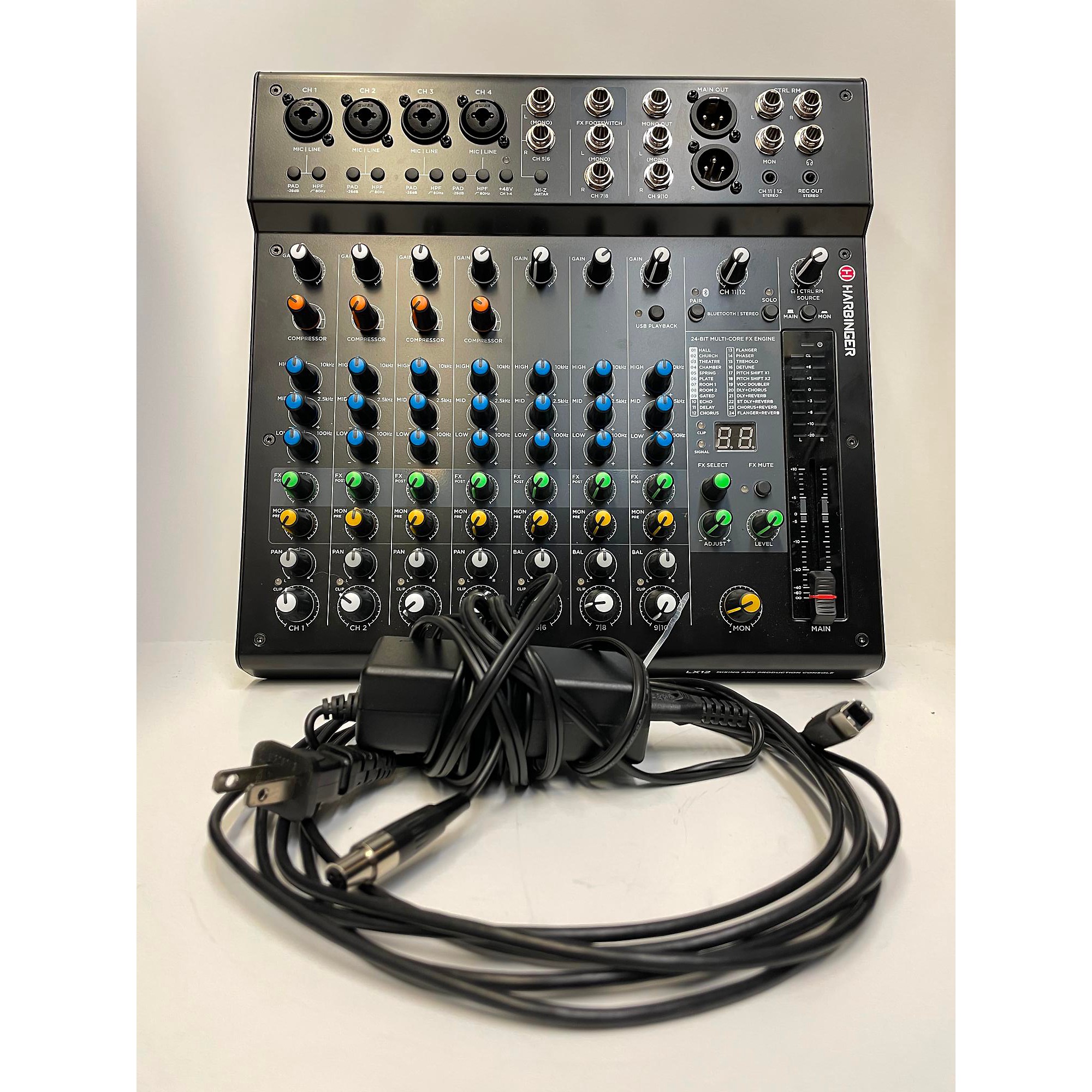 Used Harbinger LX12 Powered Mixer