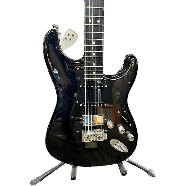 Used Fender Stratocaster Limited Edition Hss Solid Body Electric Guitar