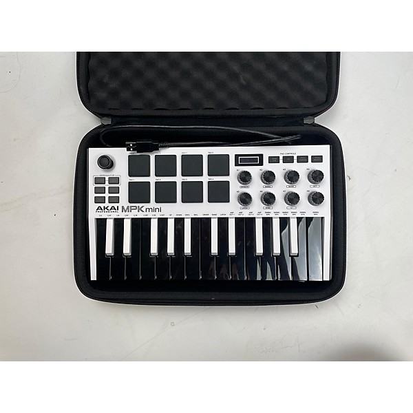 Used Akai Professional MPK225 25-Key MIDI Controller