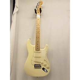 Used Fender Used Fender American Professional Stratocaster SSS White Solid Body Electric Guitar