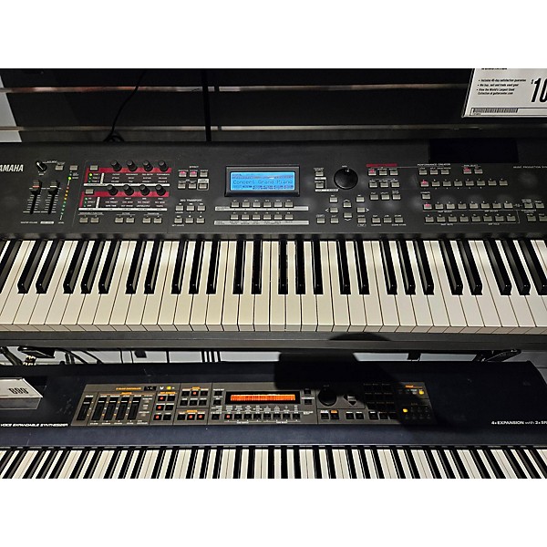 Used Yamaha Mox8 88 Key Keyboard Workstation 