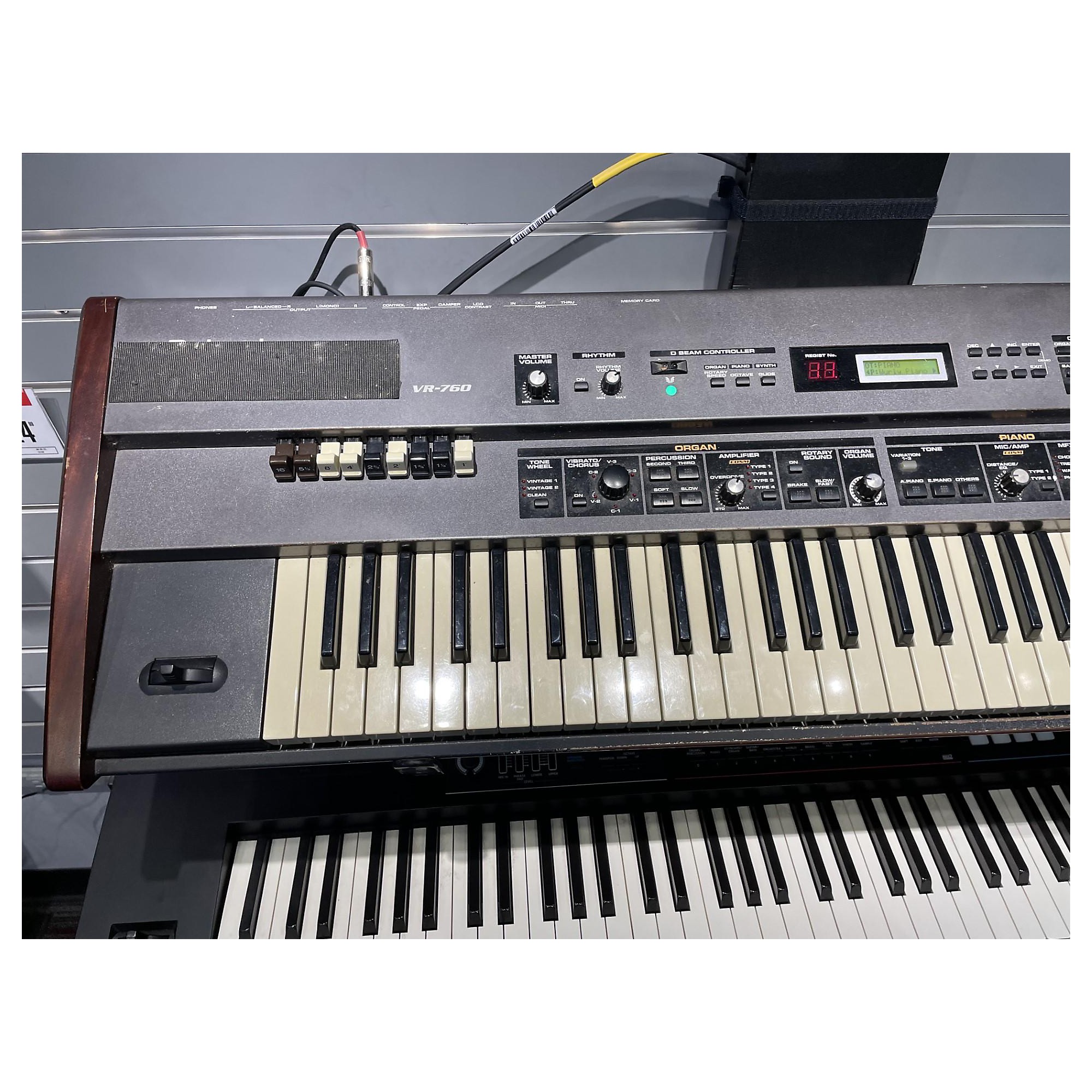 Used Roland VR-760 Organ