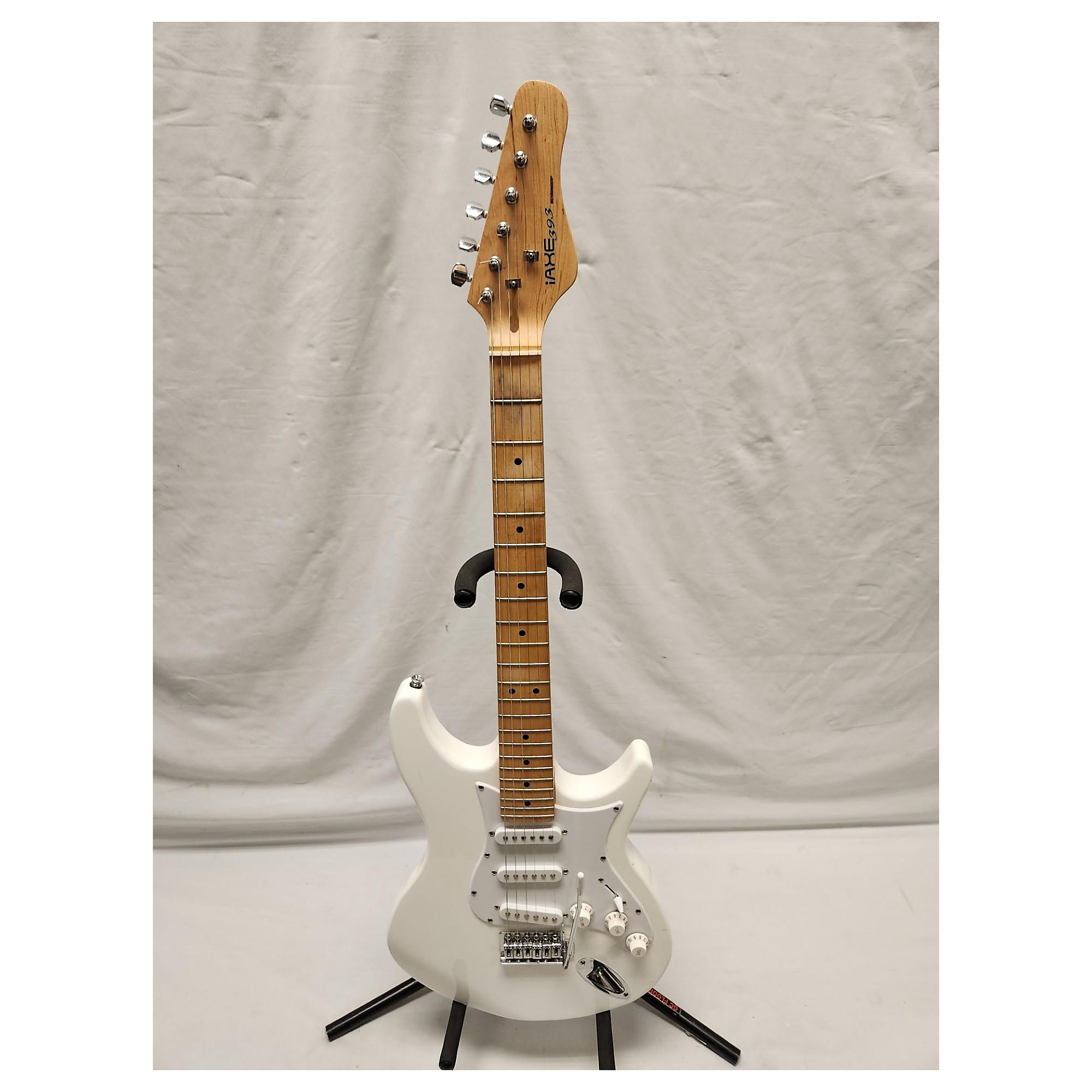 Used Behringer IAXE 393 Solid Body Electric Guitar | Guitar Center