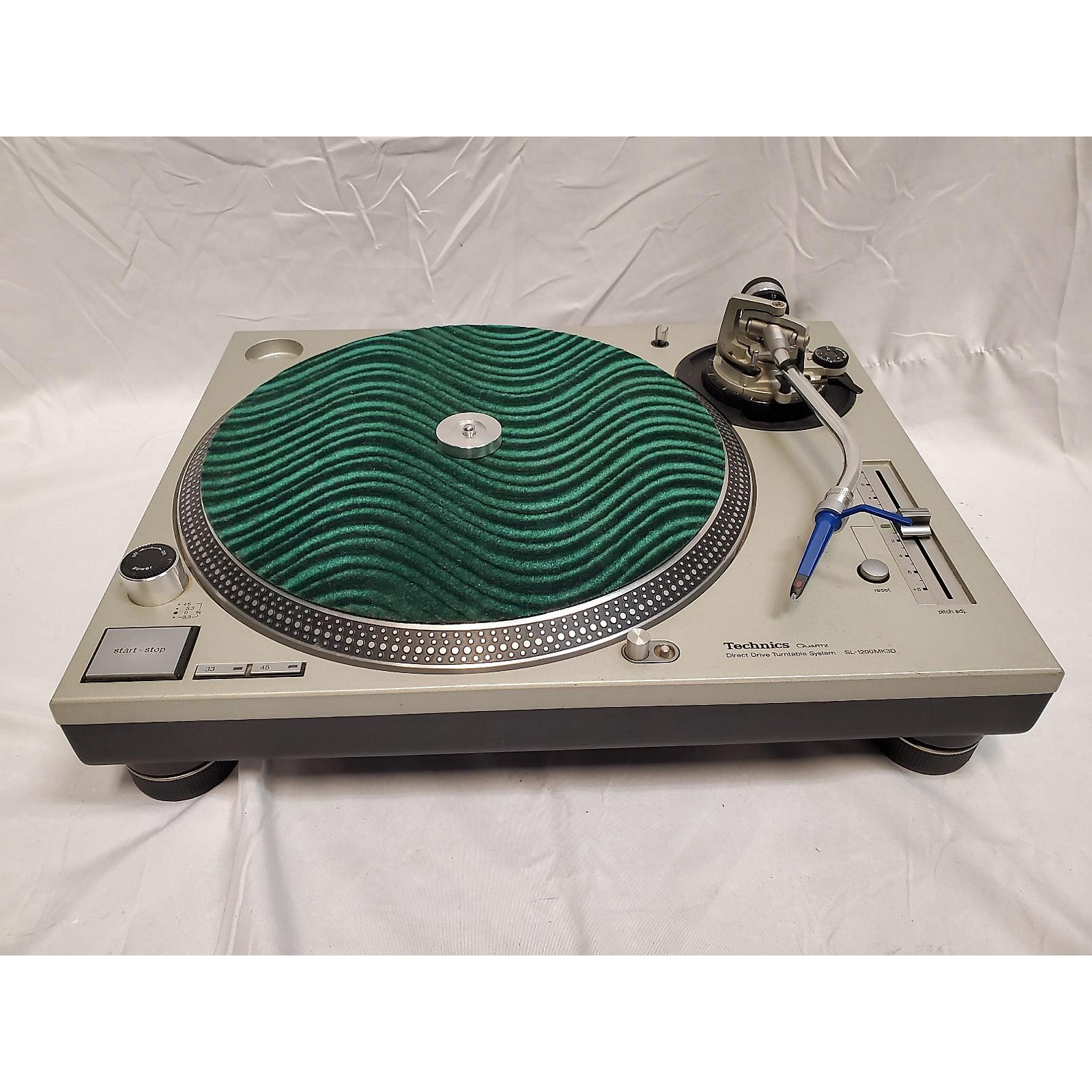 Used Technics 2000s SL1200M3D Turntable | Guitar Center