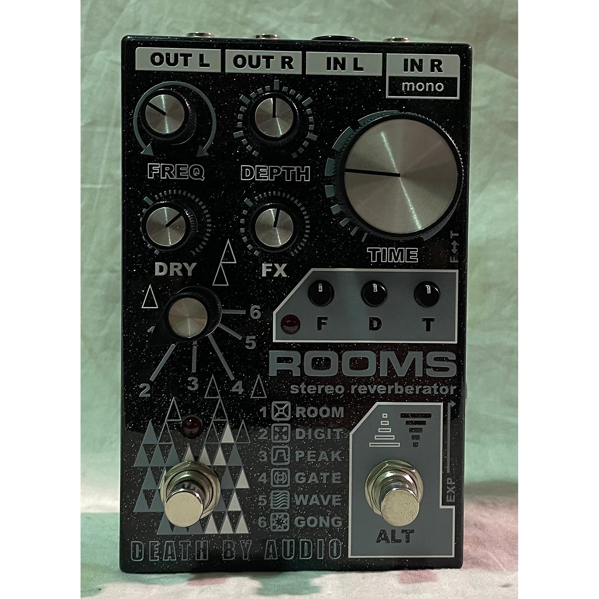 Used Death By Audio ROOMS STEREO REVERB Effect Pedal | Guitar Center