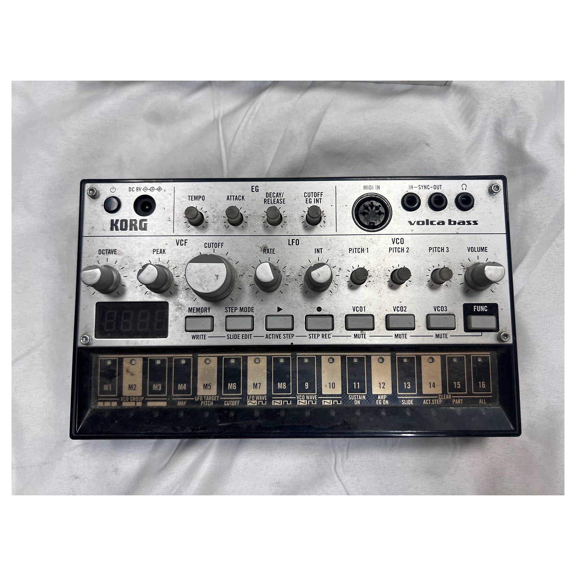 Used KORG VOLCA BASS Synthesizer | Guitar Center