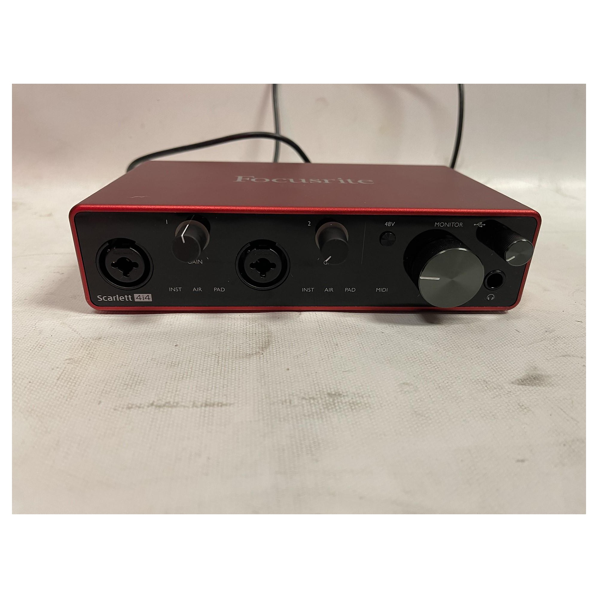 Used Focusrite Scarlett 4i4 Gen 3 Audio Interface