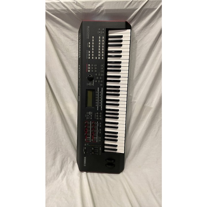 Used Yamaha MOXF6 61 Key Keyboard Workstation | Guitar Center