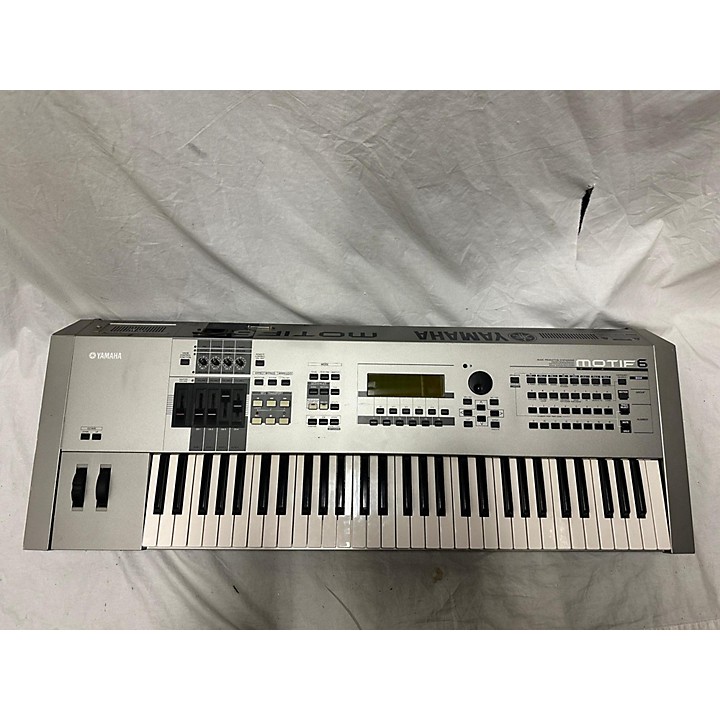 Used Yamaha Motif 6 61 Key Keyboard Workstation | Guitar Center