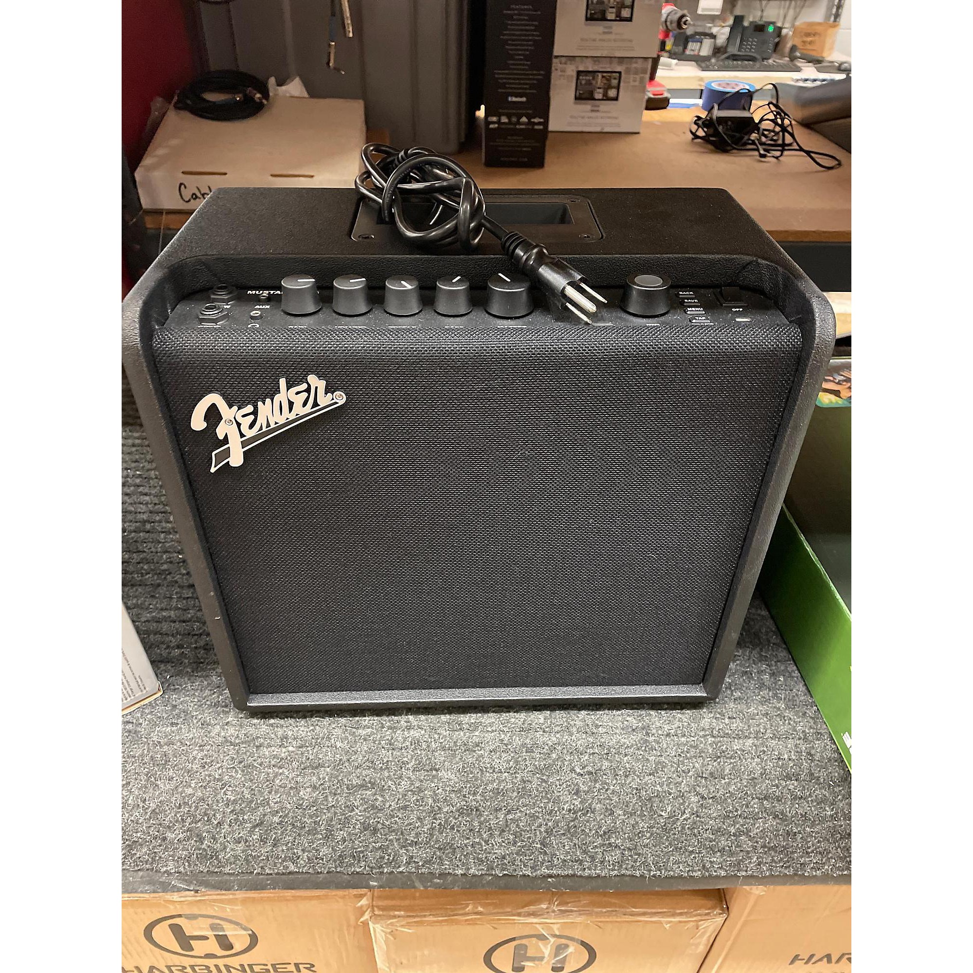 Used Fender Mustang LT25 25W 1x8 Guitar Combo Amp | Guitar Center