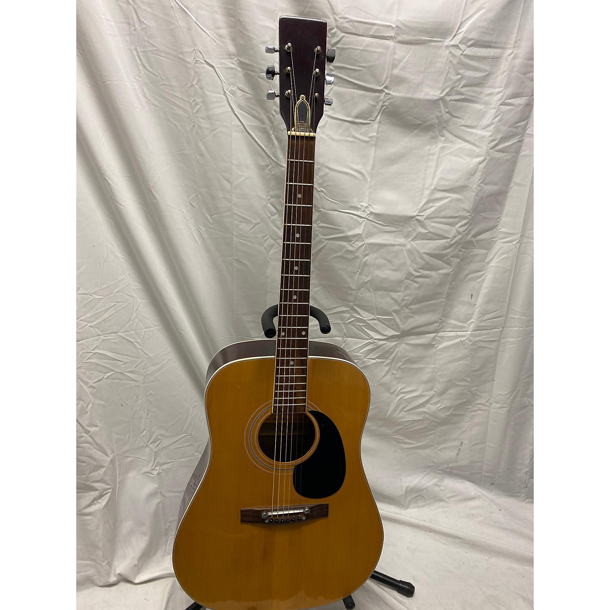 Castilla shop acoustic guitar