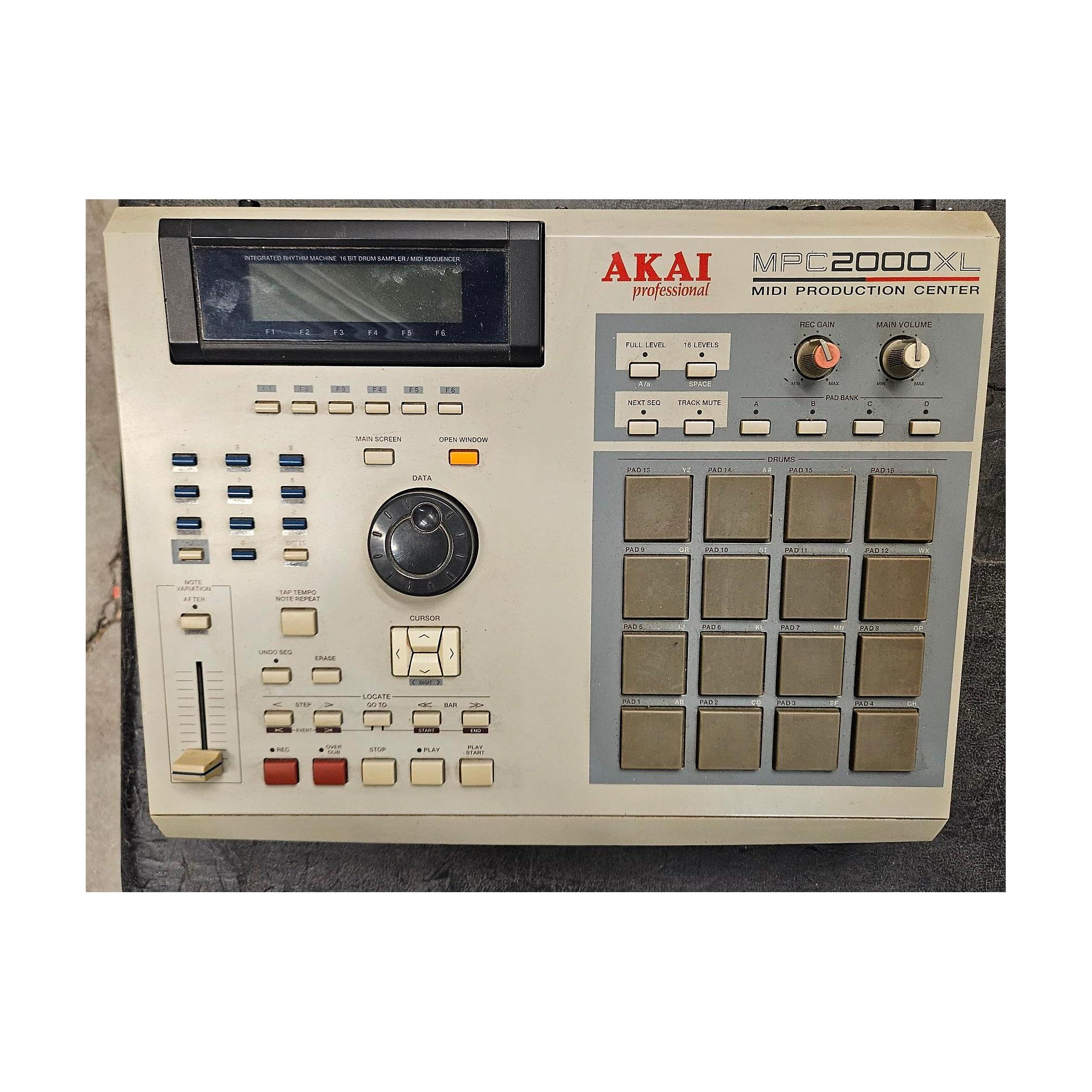 Used Akai Professional MPC2000XL Production Controller | Guitar Center