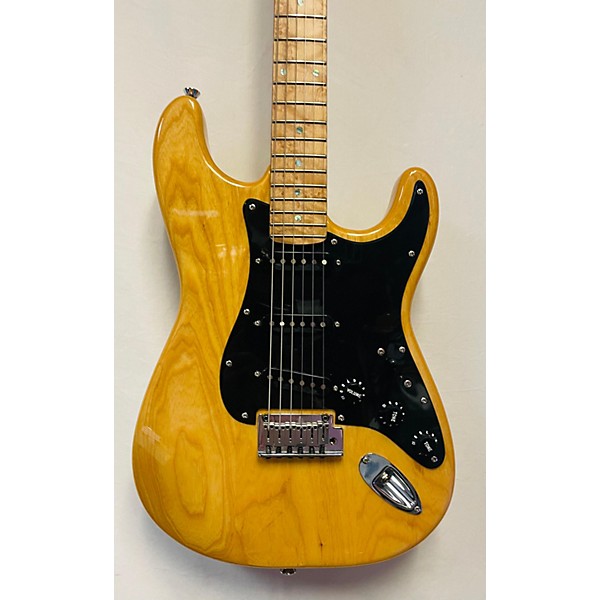 Used Fender Lite Ash Stratocaster Solid Body Electric Guitar Guitar